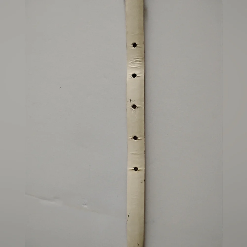 Liz Claiborne Genuine Italian Leather Belt White Silver Skinny  Size Medium - Picture 3 of 11